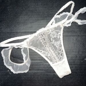 Victoria's Secret L thong COCONUT White EMBROIDERED LACE DESIGNER COLLECTION